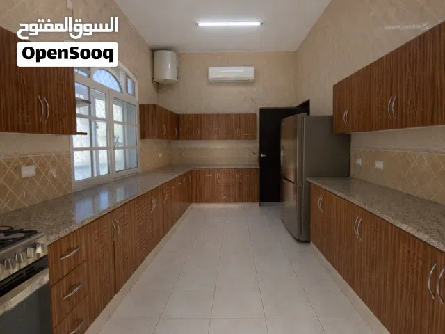 مطبخ مستعمل بحالة جيدة للبيع – المنيوم مع سطح غرانيت