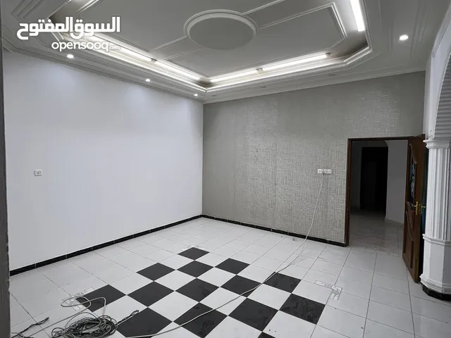 350m2 More than 6 bedrooms Townhouse for Rent in Basra Tuwaisa