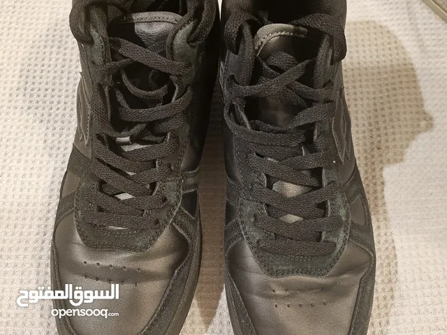 40.5 Sport Shoes in Hawally