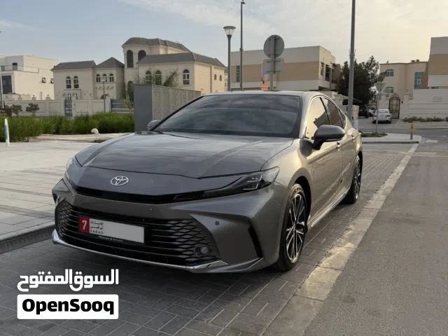 Toyota Camry GLE 2025