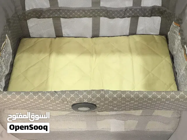 Graco Travel Lite Crib سرير أطفال متنقل