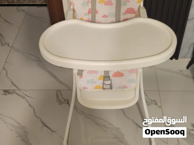 كرسي طعام أطفال بحالة ممتازة