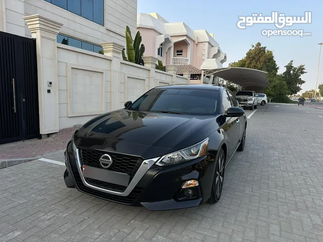 مواصفات كاملة فتحة ونقاط عمياء وفيها رادار كاملة المواصفات الشاشة العودة