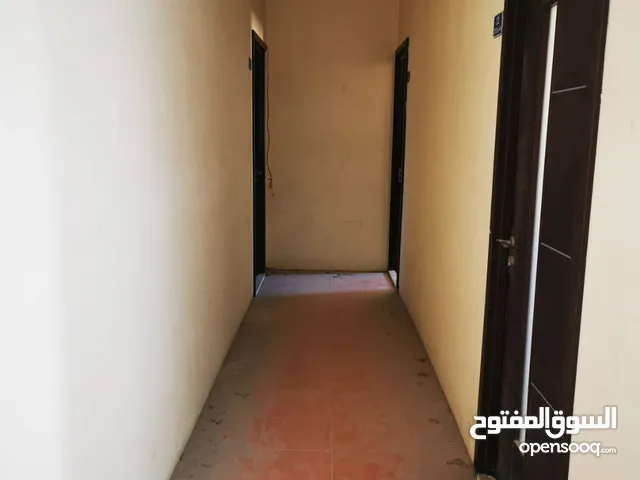215 Sq. Meter, 6 Rooms For Staff  Accommodation in Hamala  215 متر، 6 غرف سكن عمال للايجار في الهمله