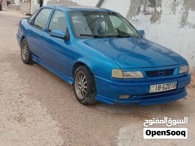 1989, أوبل, فيكترا