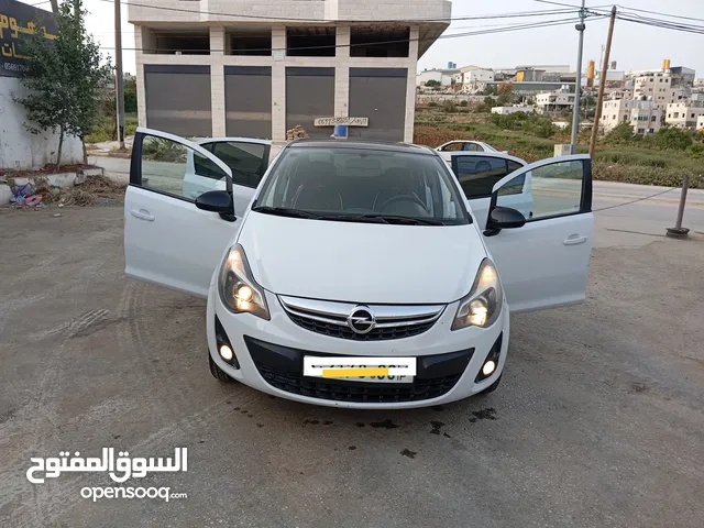 Opel Corsa 2015 in Hebron