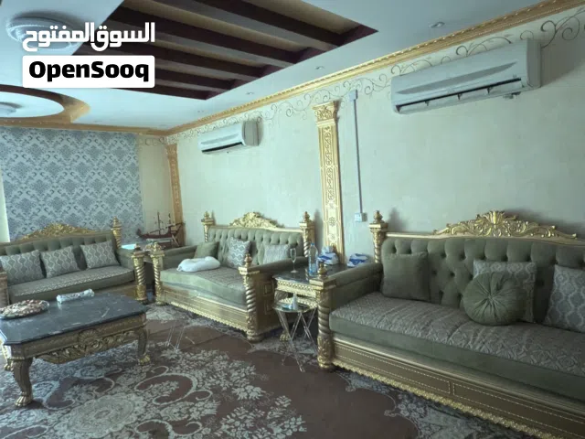 طقم كنب ملكي فاخر (مجلس كامل) بحالة ممتازة - تصميم كلاسيكي مذهب