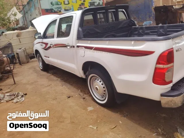 2014 Toyota Hilux GLX
