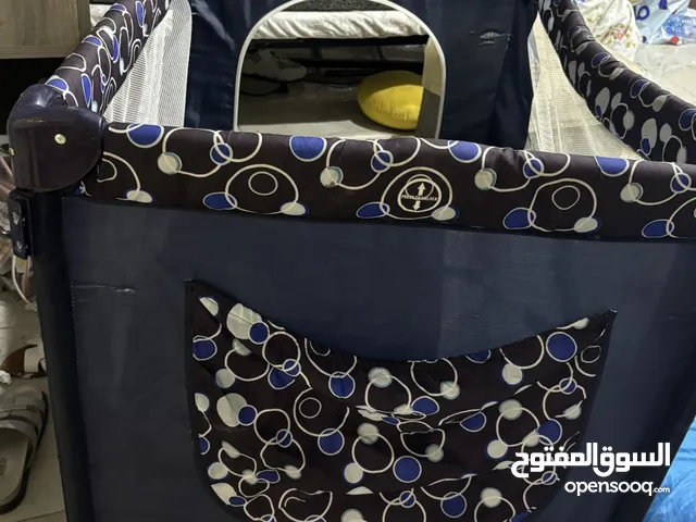 تخت أطفال مستعمل