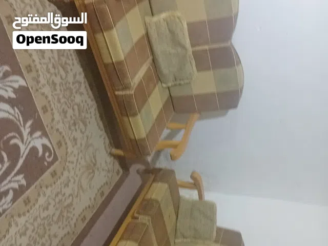 كنب مورس وخزانة احذيه للبيع