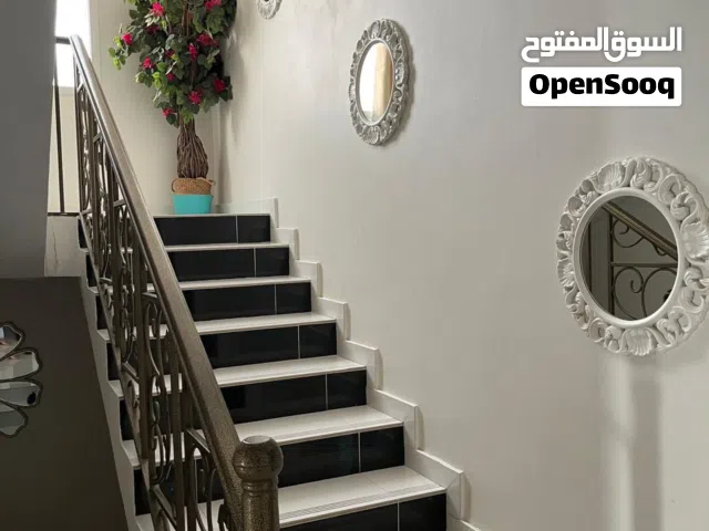 فيلا للبيع وسط السوق