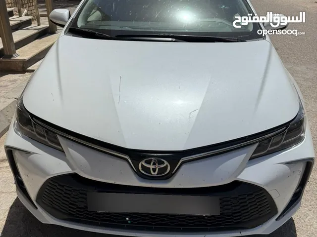 تيوتا كورلا ساز 2023 بانزين فول مواصفات ماشيه 43 الف كيلو متر