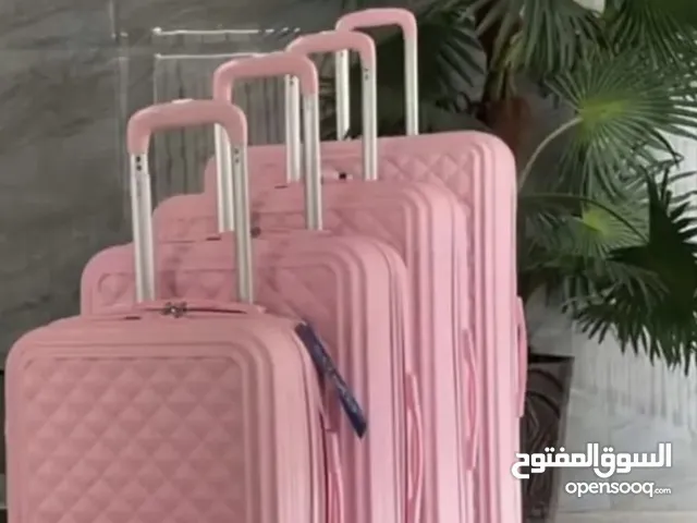 حقائب سفر   لون الشنطه وردي  متواجد ثلاث احجام كبير وسط صغير  الاستخدام مرا واحده 30 دينار