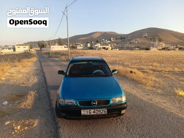 1995 أوبل استرا Design