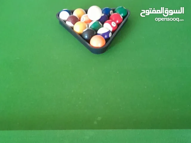طاولة بالياردو - نظيفة