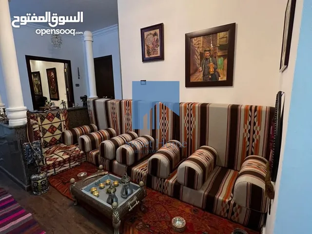 210 m2 3 Bedrooms Apartments for Sale in Amman Um El Summaq