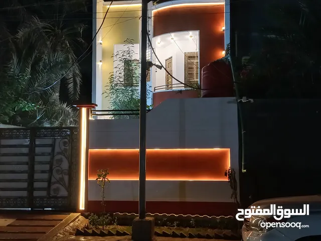 300 m2 5 Bedrooms Townhouse for Sale in Basra Asatidha