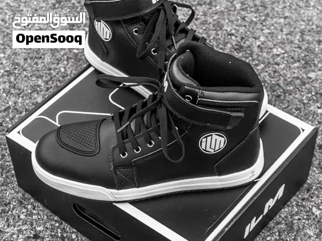 حذاء بوت سيفتي دراجة لحماية القدم اصلي من شركة ILM جلد قوي جداً حجم 40 مع الكرتونة مستخدم قليل
