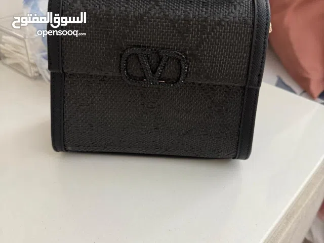 Hand Bags Black for sale in Ras Al Khaimah