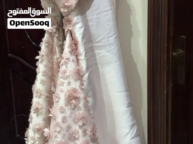 فستان للبيع