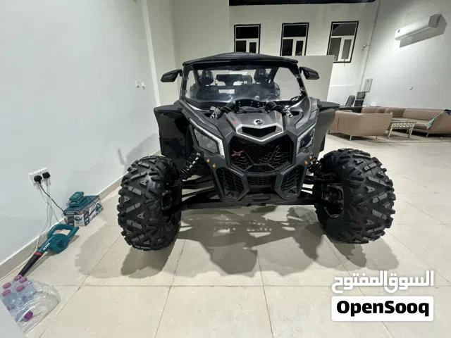 دراجه اربع عجلات نوع can am  بحاله ممتازه موديل 2019 للبيع في العين معرض 777 للتواصل 05026667