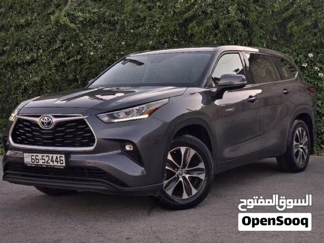 2022 Toyota Highlander LE