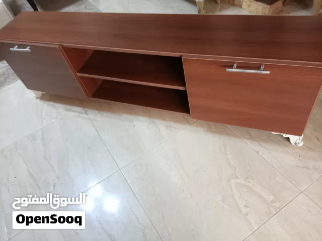 طاولتين مودرن بني وأسود للبيع – حالة ممتازة وسعر مغري