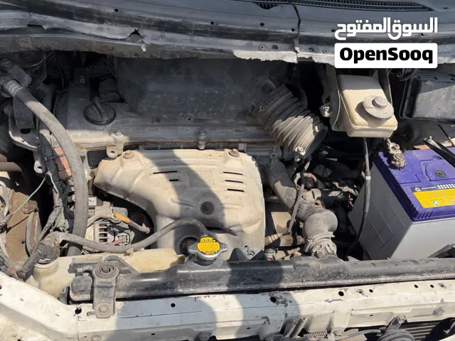 2002 تويوتا بريفيا Basic