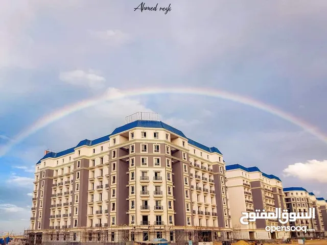 شقه ارضي بجاردن للبيع في مزارين جاهز علي السكن فيو بحر و الابراج في الساحل الشمالي