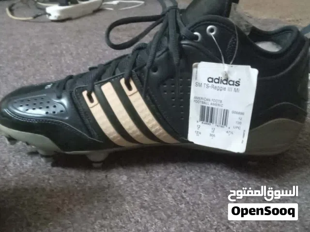 بوت رياضه اديداس