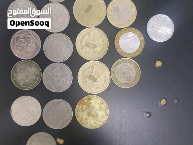 عملات مختلفة للبيع