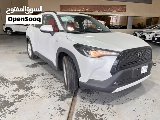 تويوتا كورولا كروز فل مواصفات داخل احمر موديل 2025