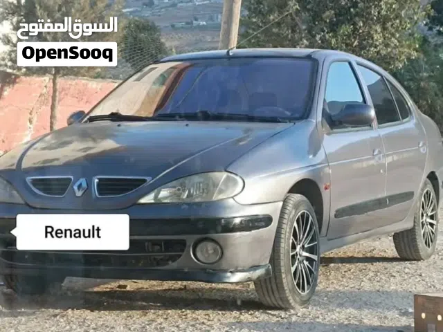2000, رينو, ميجان, Standard