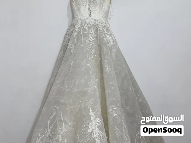 للبيع فستان زفاف تركي شركة MKMODA ATELIER مستعمل بحالة ممتازة ، مقاس M