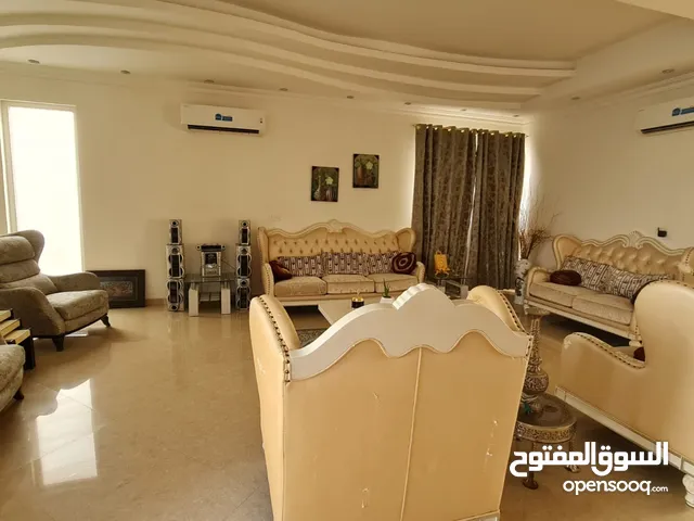 472 m2 5 Bedrooms Villa for Sale in Muscat Al Khuwair