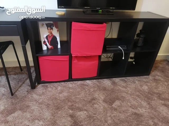 مكتب وخزانه احذيه وطاوله كتب للبيع