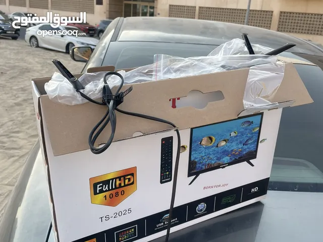 للبيع بلايستيشن 4 مع شاشة