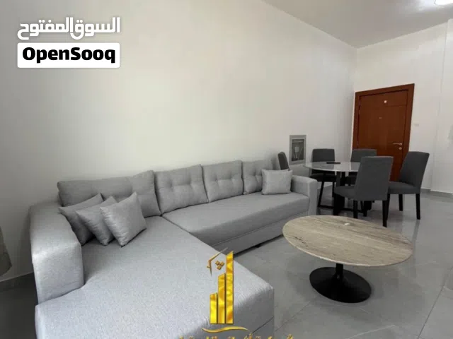 اول ساكن افخم وارقى غرفتين وصالة مفروشة بالكامل للإيجار الشهري في الراشدية 2 خلف قصر الحاكم