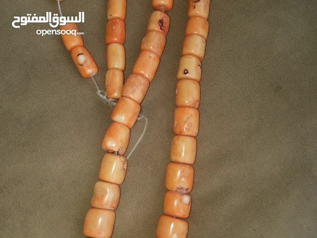 عقد من المرجان