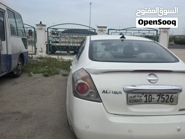 2010 نيسان التيما SL Sport