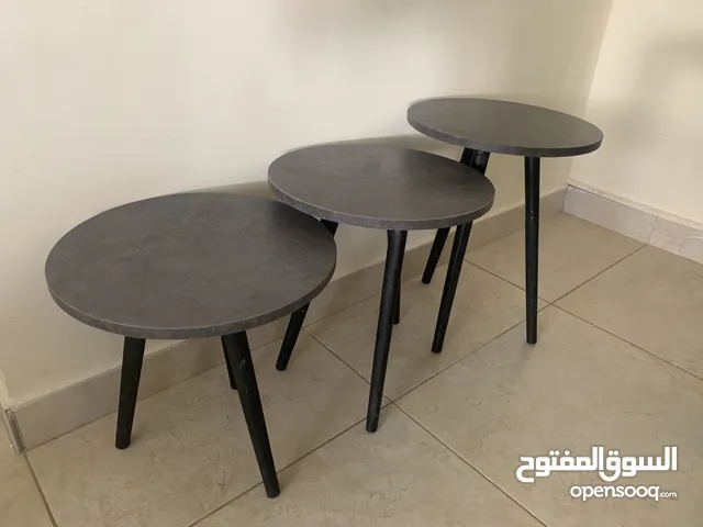 6 طاولات سيرفيس لونين، سكني وبني تفضيل