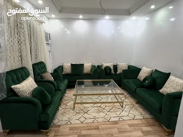 كنب اخضر مستخدم