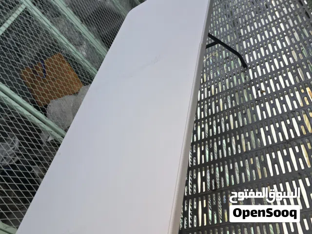 طاولة متعددة الاستخدام -Multi-use table