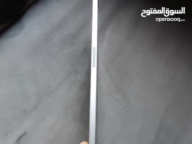 آيباد برو 2022. 11انش m2 مشا الله ولا غلطه معاه الكرتونه والشاحن الاصلي وجرابين جلد