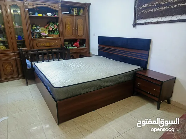 عندي تختين واحد مجوز مع فرشه وواحد تخت بيبي زان اقرا الوصف