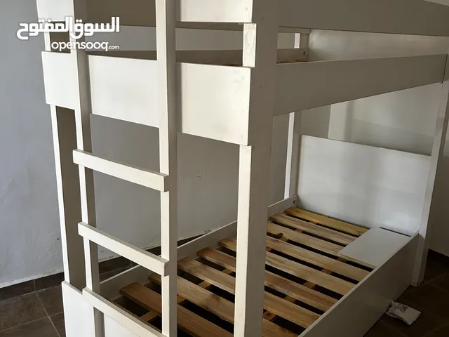 تخت طابقين نظيف للبيع