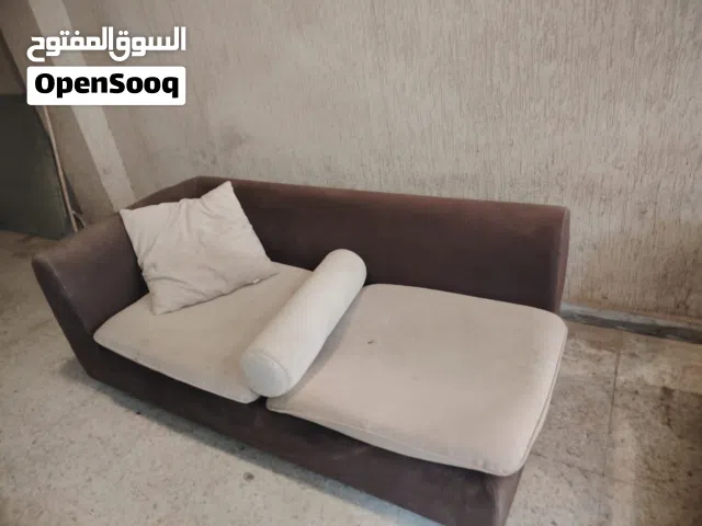 جلسة والصالون في حالة جيدة جدا