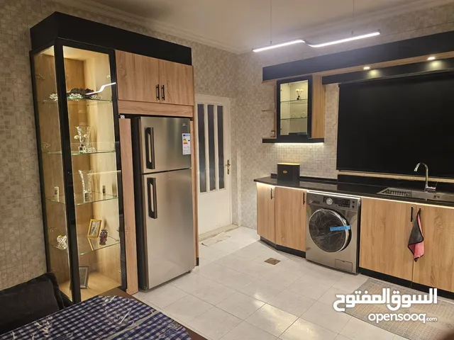 شقة مفروشة فاخرة 3 غرف نوم طابق ارضي فاخرة