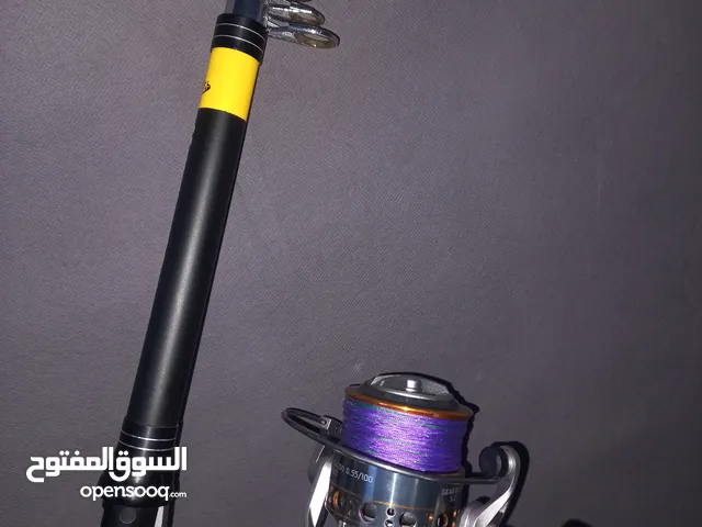 سنارة صيد مع بكرة وخيط fishing reel and rod