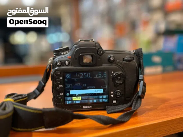 كأمره نيكول 7100احترافيه  مع جنطه وشاحن يربط عليها شاشه عرض كما يربط عليها جاز إرسال لاسلكي عرض على